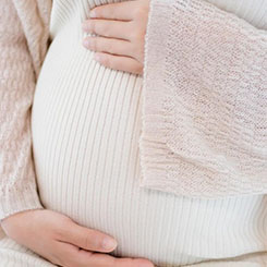 贾跃亭😧之所以选择「低🇰🇬🧤配版」，除了技🐠🧚‍♂️术考量，单纯🐆🐼